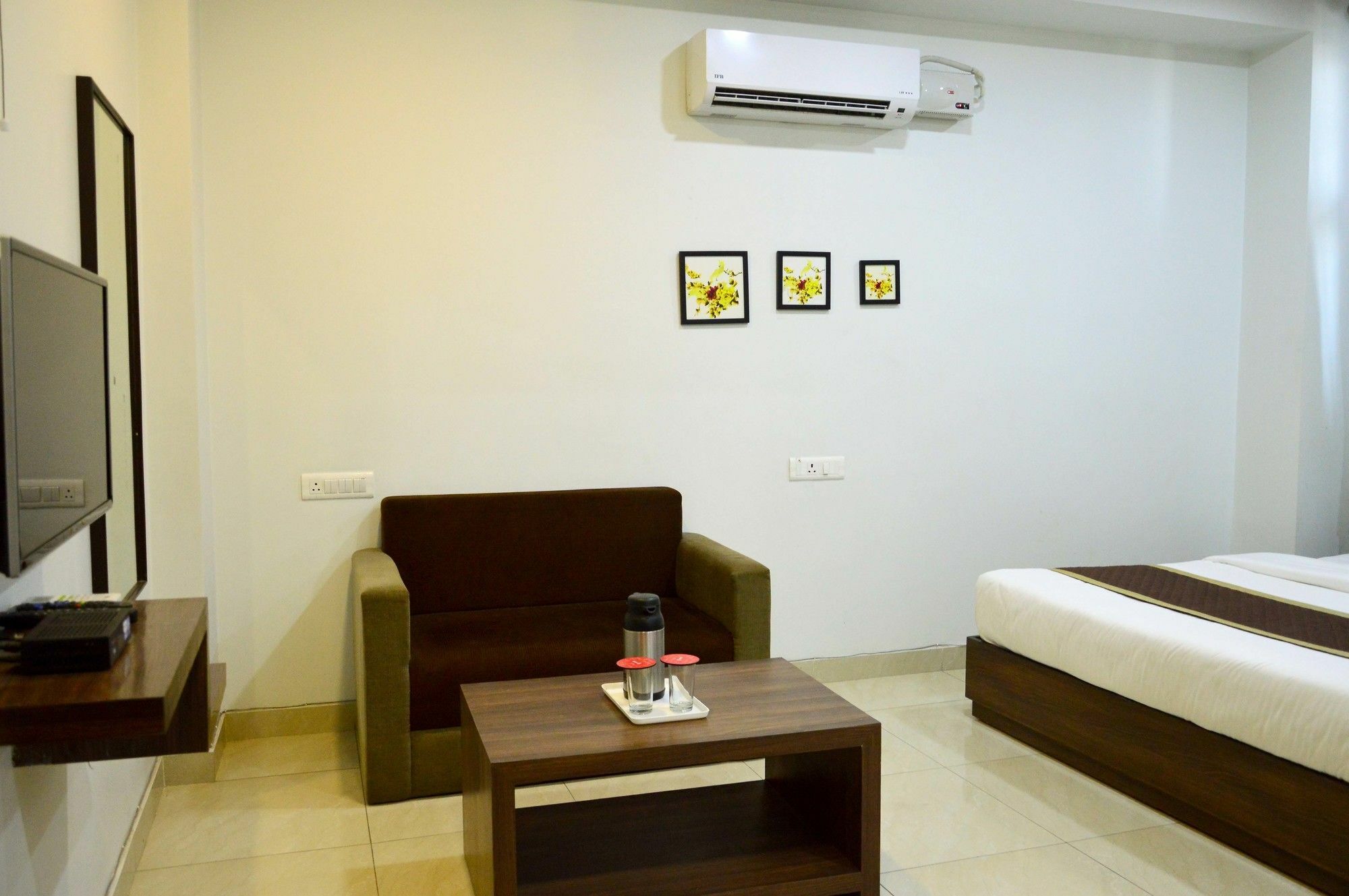 Oyo 6697 Hotel Green Lemon Τζαϊπούρ Εξωτερικό φωτογραφία